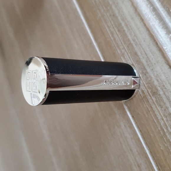 New Box never used GIVENCHY LE ROUGE Luminous Matte high coverage lipstick # 333 - Picture 4 of 9